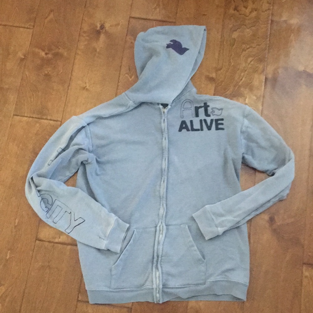 Free city size 3 zip up